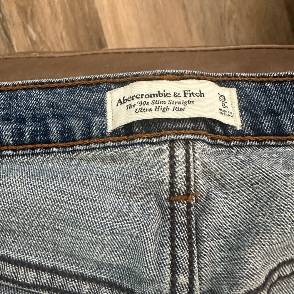 Abercrombie 90s slim straight jeans dark wash. Size 29. - Picture 2 of 4
